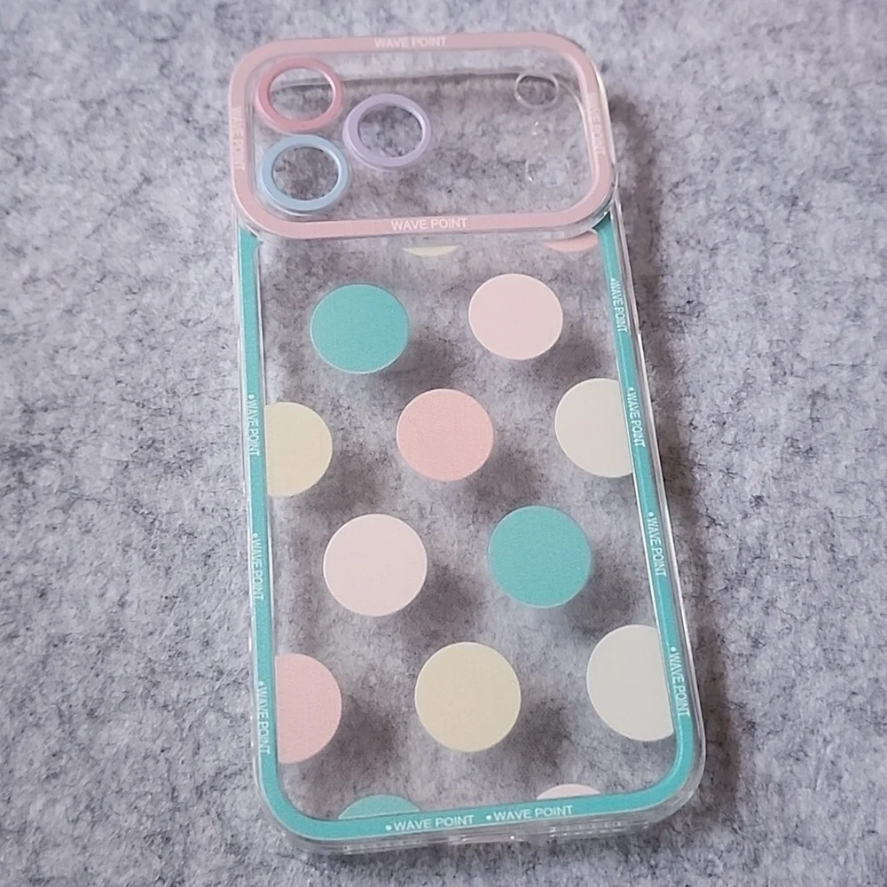 Brand new Apple IPhone 17 Pro Max Polka Dots Silicone Phone case